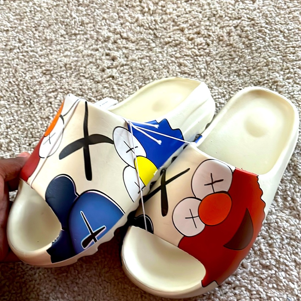 Fits like a 5/5.5 slides